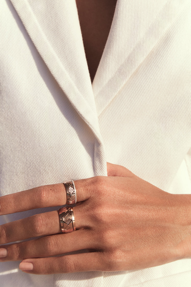 Grafik - Rose Gold and Diamond Ring Small Model